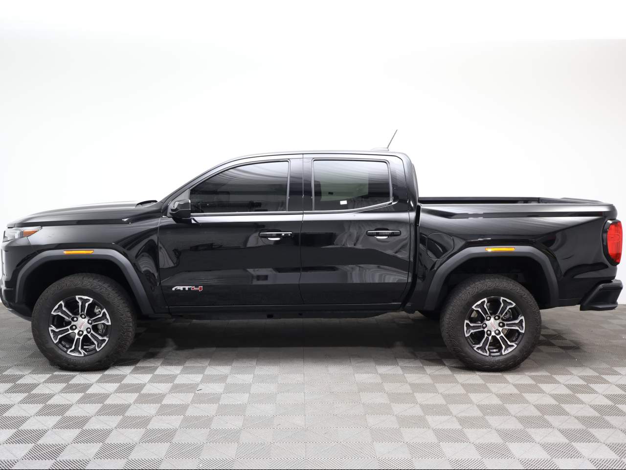 2024 GMC Canyon AT4 Crew Cab