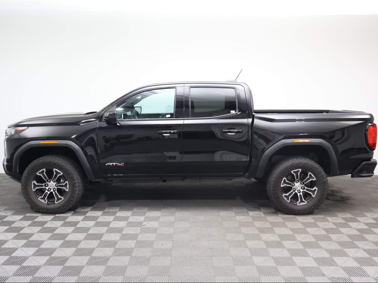 2023 GMC Canyon AT4 Crew Cab