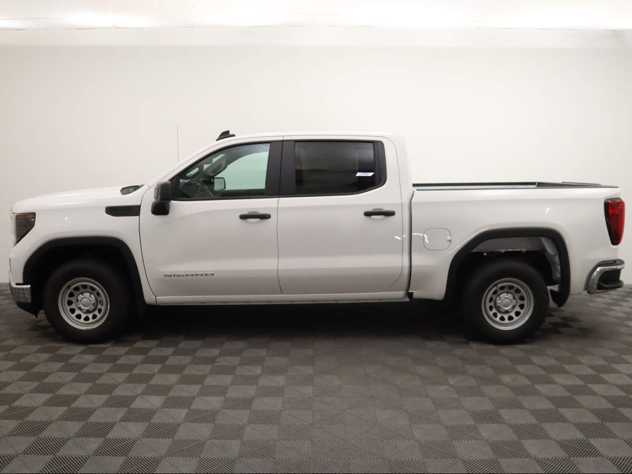 2024 GMC Sierra 1500 Crew Cab Pro