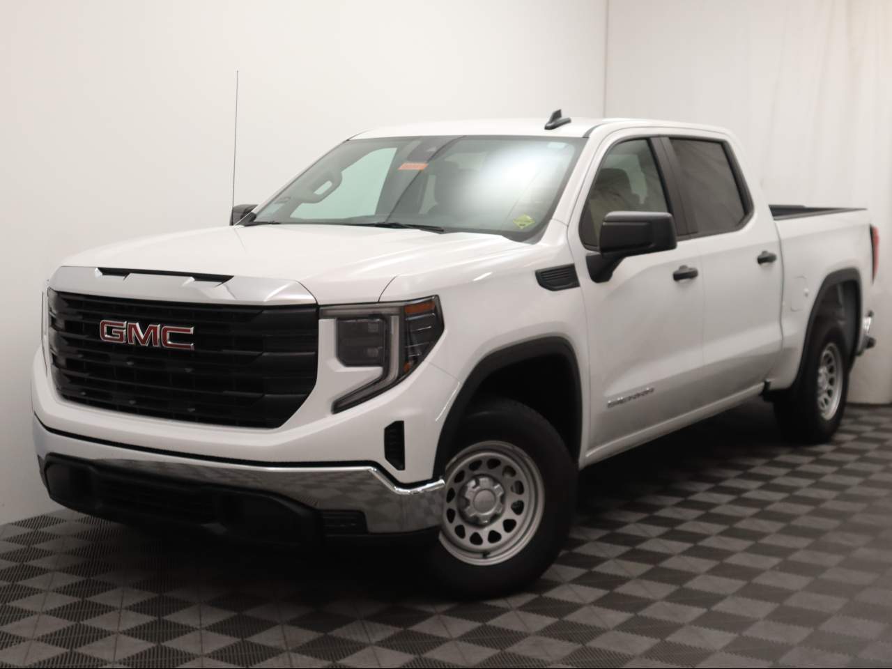 2024 GMC Sierra 1500 Crew Cab Pro