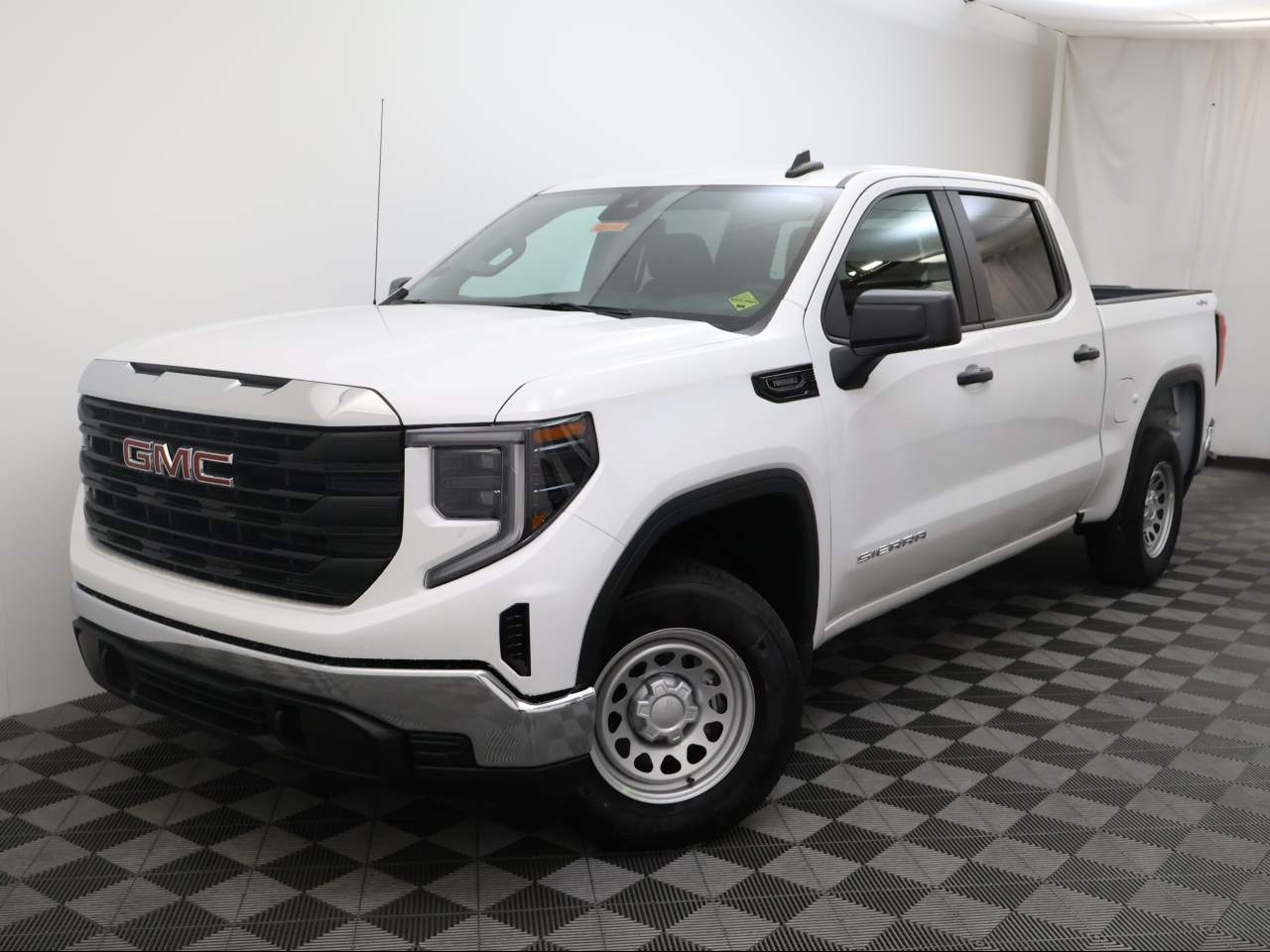 2025 GMC Sierra 1500 Crew Cab Pro 4WD