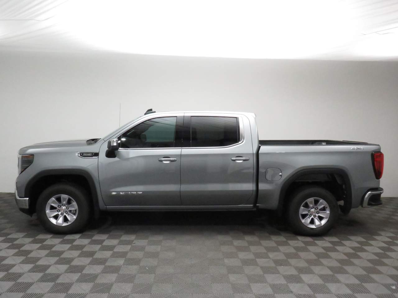 2026 GMC Sierra 1500 Crew Cab SLE 4WD