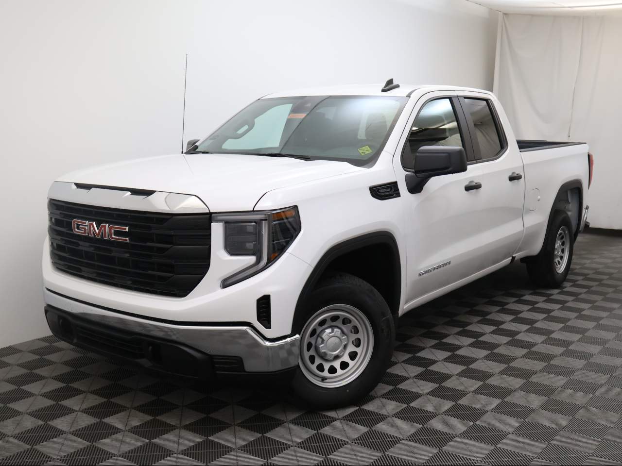 2025 GMC Sierra 1500 Double Cab Pro