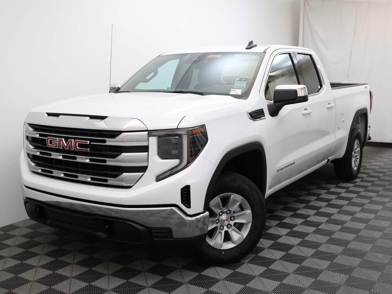 2025 GMC Sierra 1500 Double Cab SLE 4WD