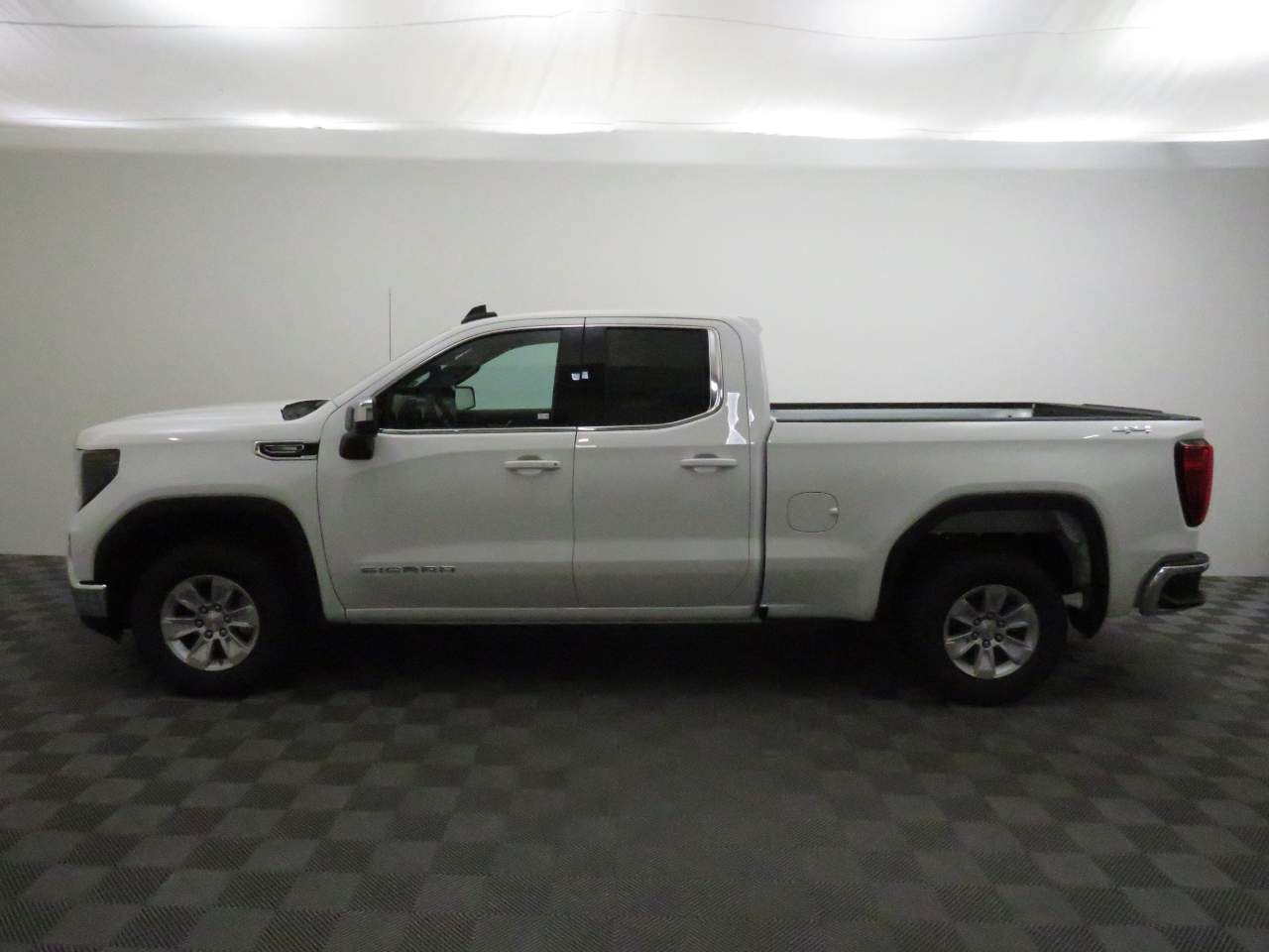 2024 GMC Sierra 1500 Double Cab SLE 4WD