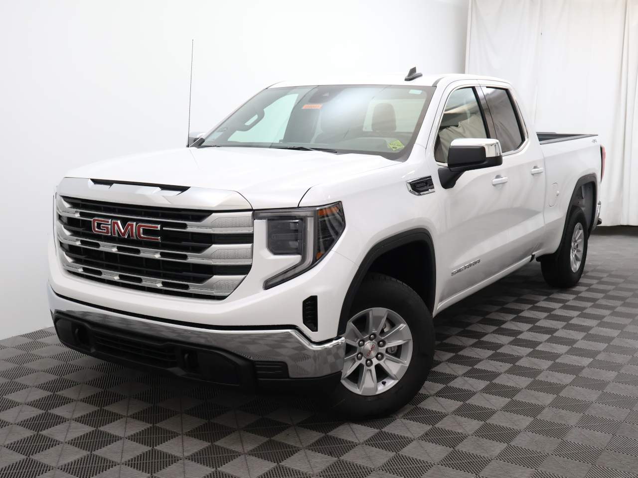 2024 GMC Sierra 1500 Double Cab SLE 4WD