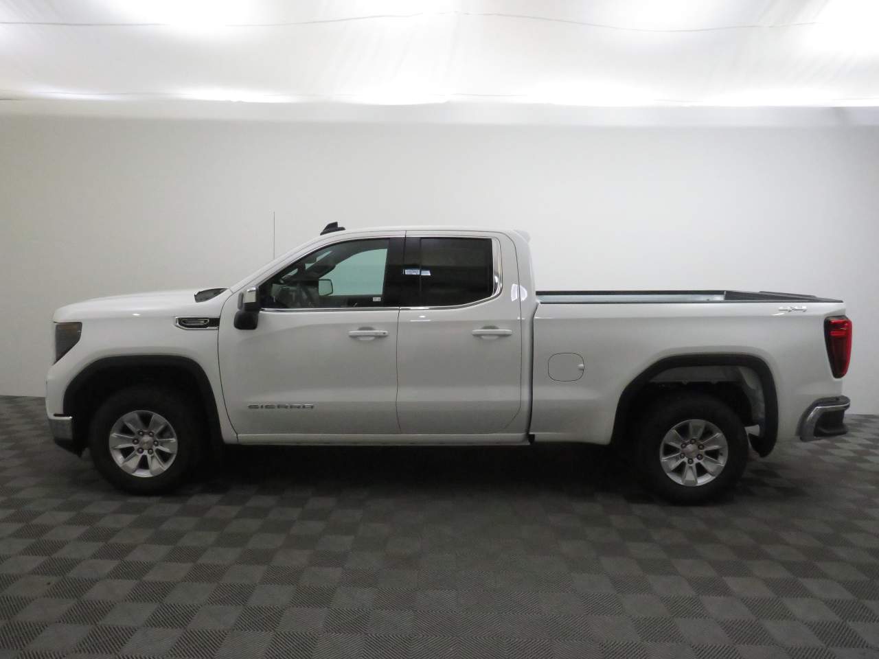 2025 GMC Sierra 1500 Double Cab SLE 4WD