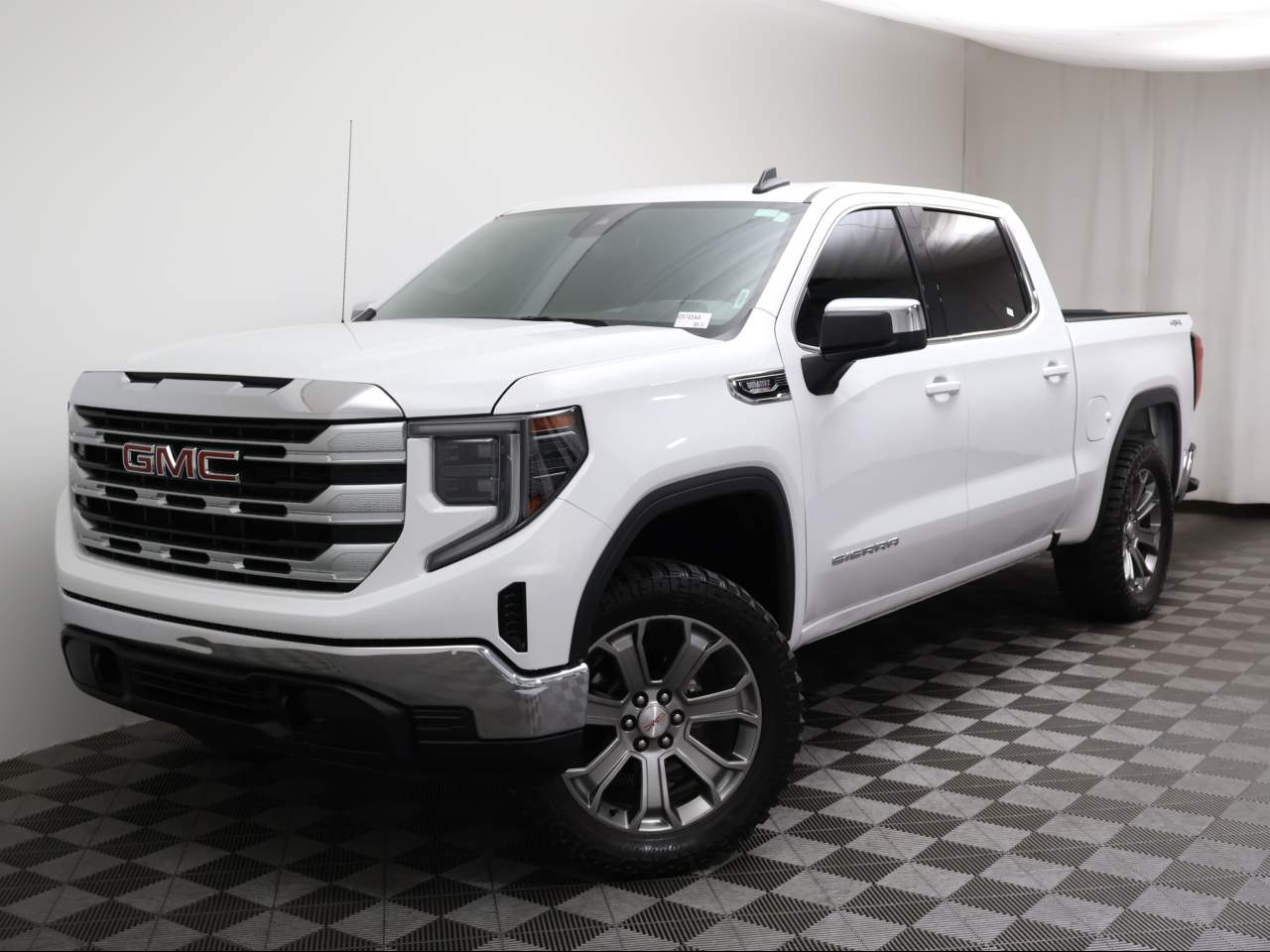 2024 GMC Sierra 1500 SLE Crew Cab