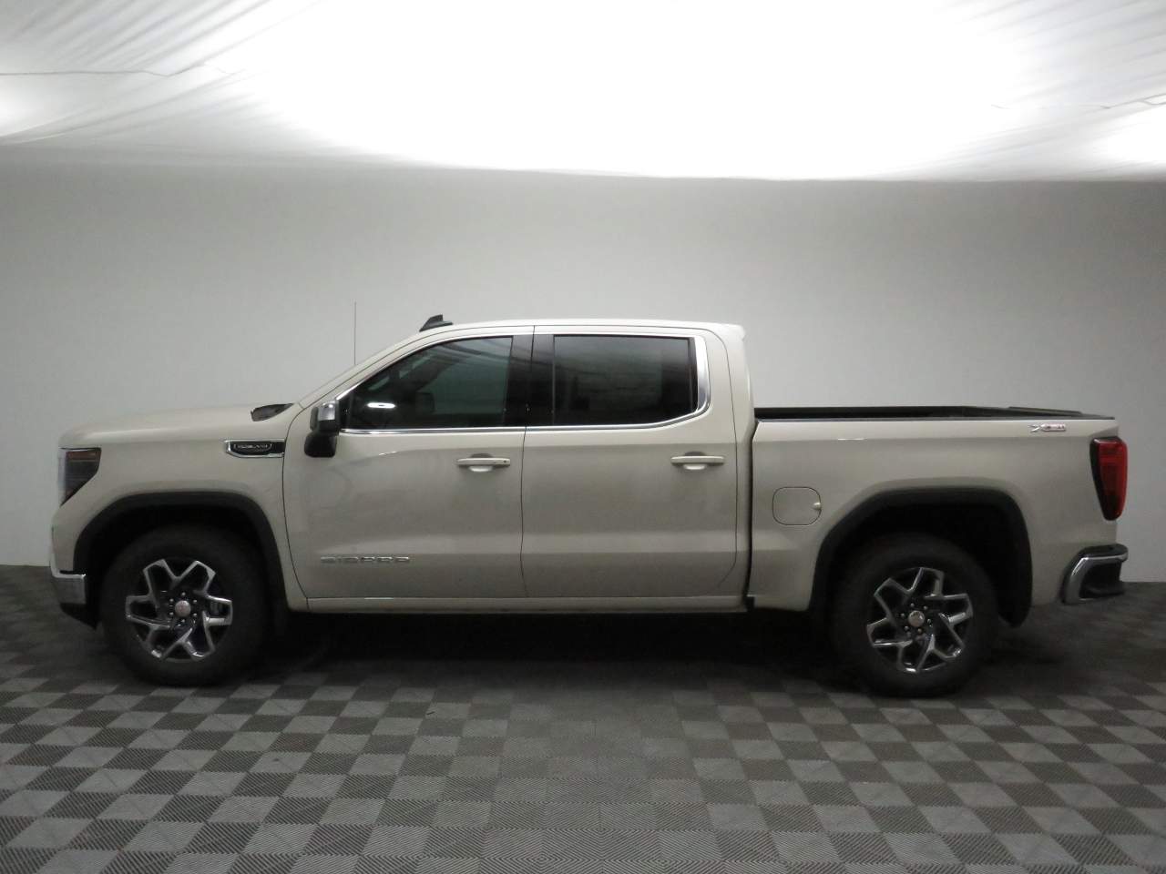 2026 GMC Sierra 1500 Crew Cab SLE 4WD