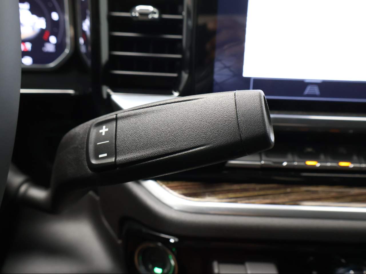 2026 GMC Sierra 1500 Crew Cab SLE 4WD