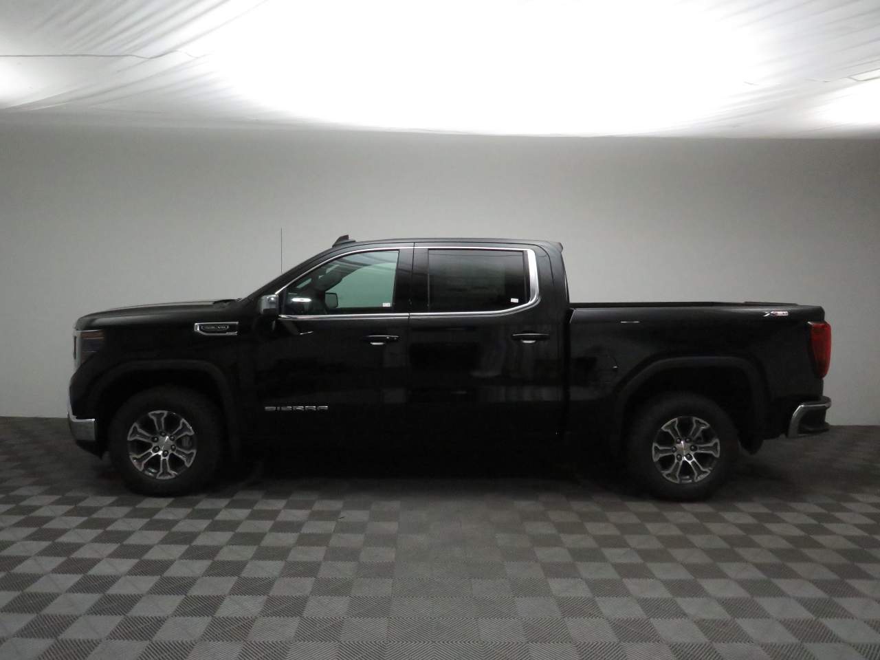2026 GMC Sierra 1500 Crew Cab SLE 4WD