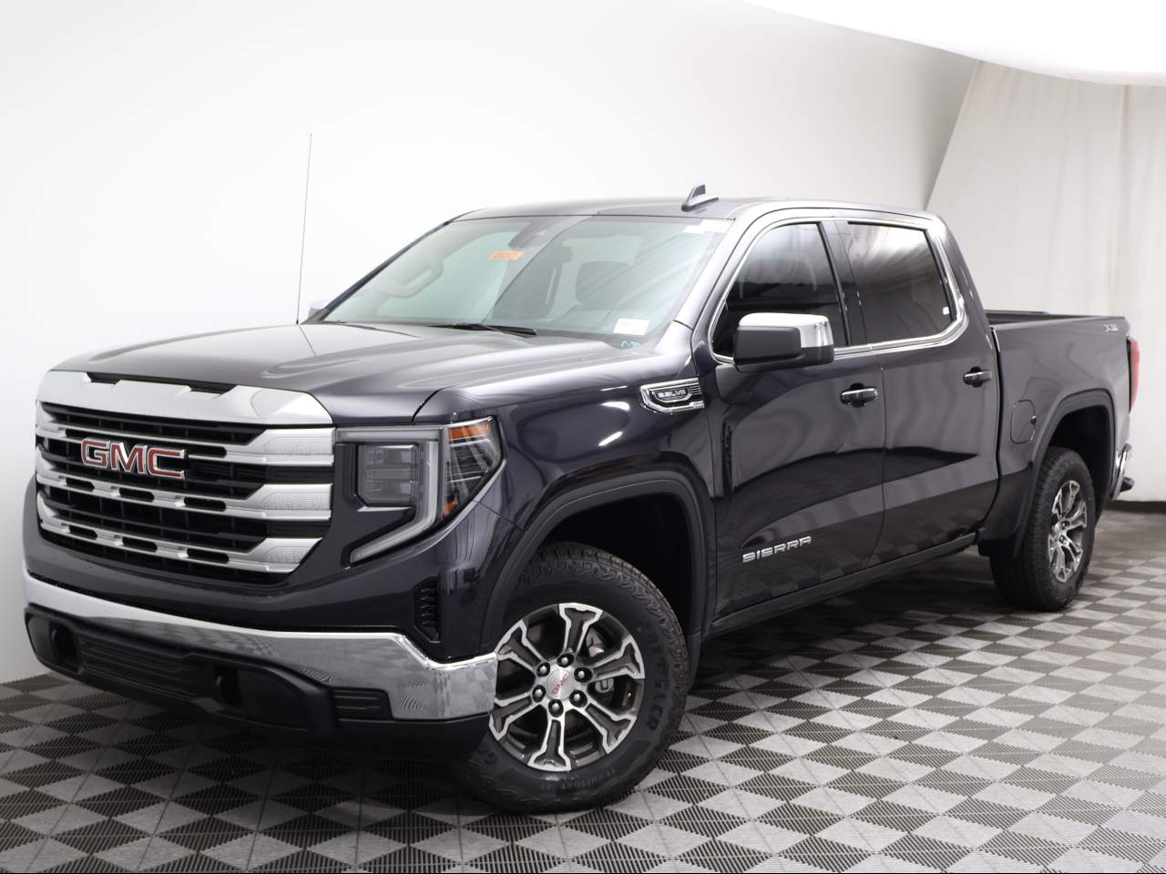 2025 GMC Sierra 1500 Crew Cab SLE 4WD