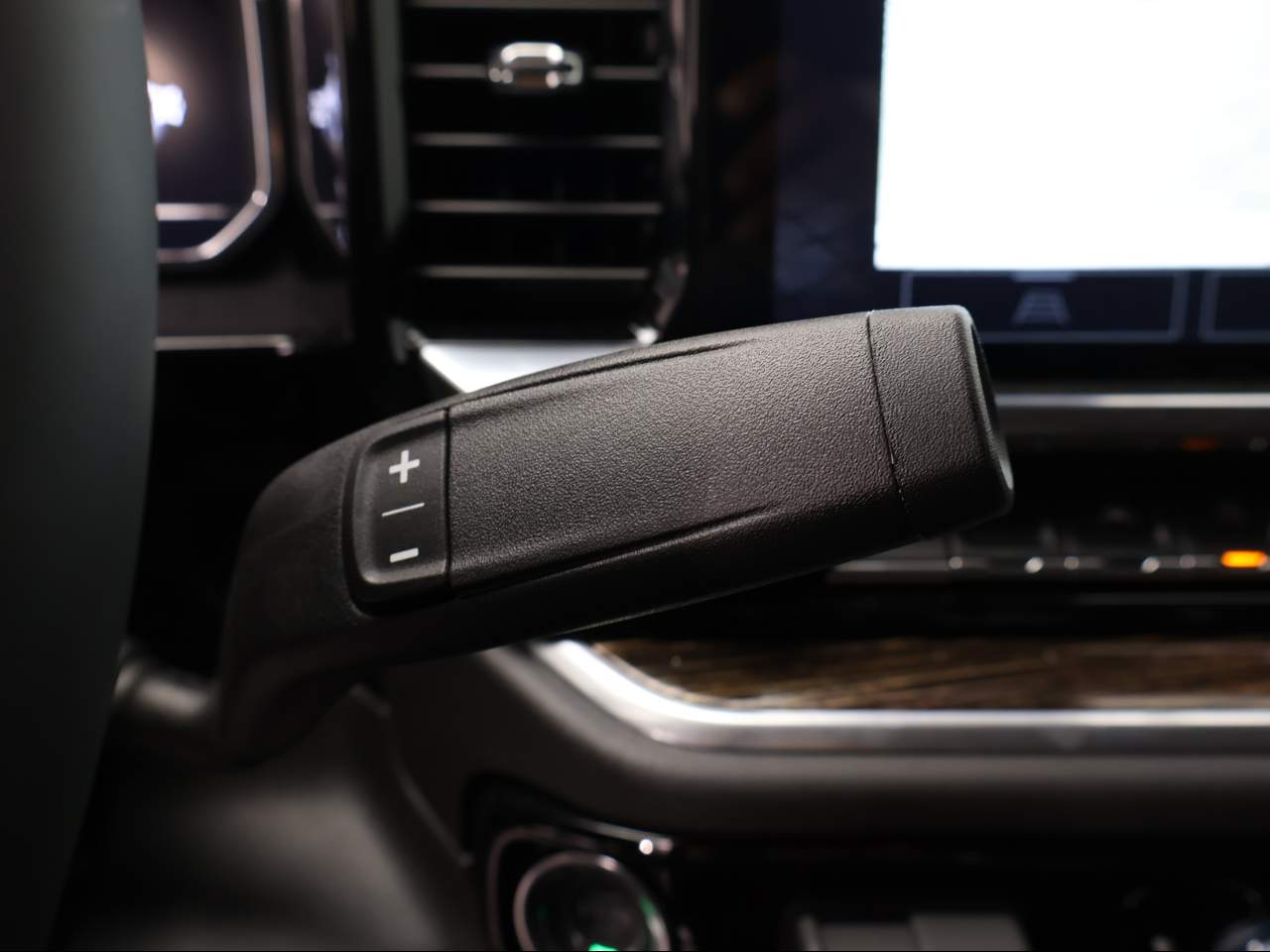 2025 GMC Sierra 1500 Crew Cab SLE 4WD