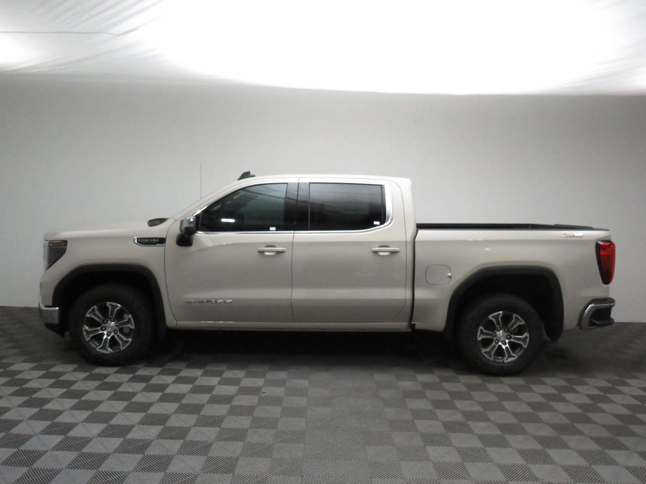 2026 GMC Sierra 1500 Crew Cab SLE 4WD