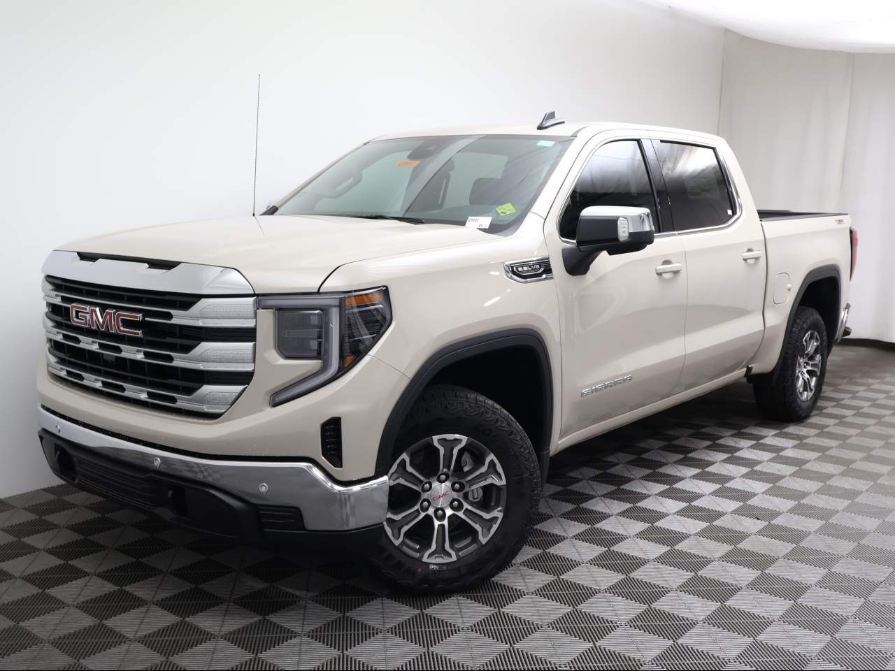 2026 GMC Sierra 1500 Crew Cab SLE 4WD