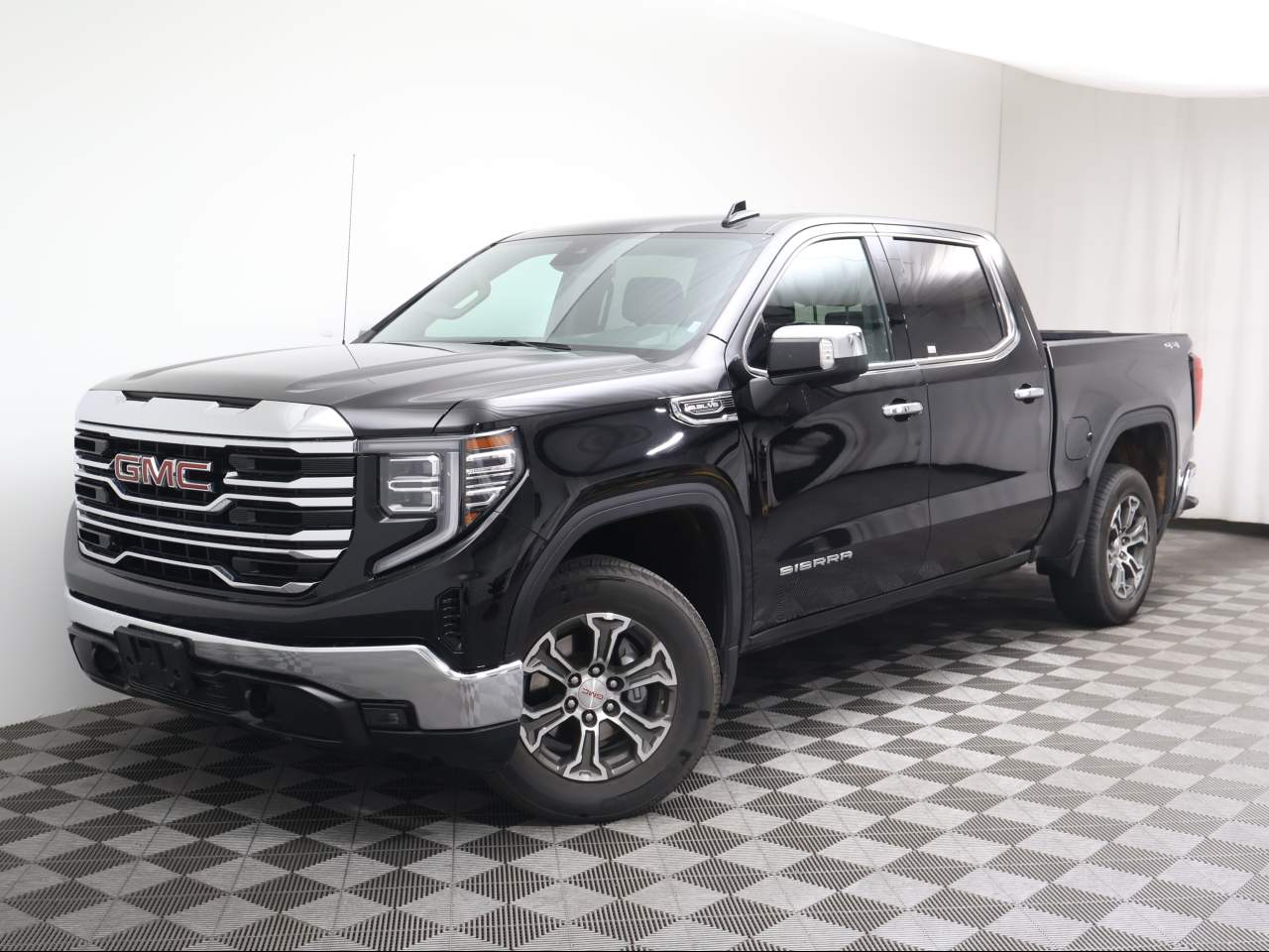 2025 GMC Sierra 1500 SLT Crew Cab