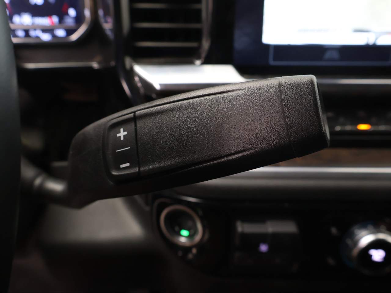 2025 GMC Sierra 1500 SLT Crew Cab