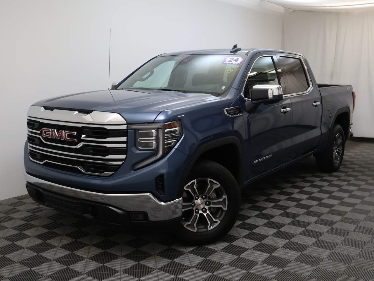 2024 GMC Sierra 1500 SLT Crew Cab