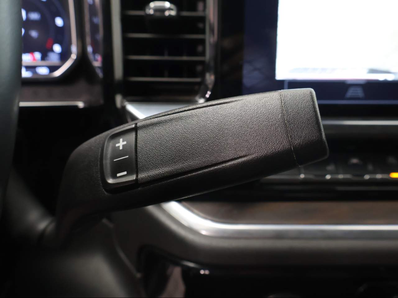 2024 GMC Sierra 1500 SLT Crew Cab