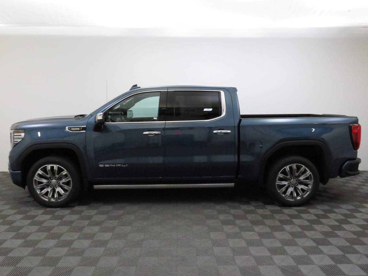 2025 GMC Sierra 1500 Crew Cab Denali 4WD