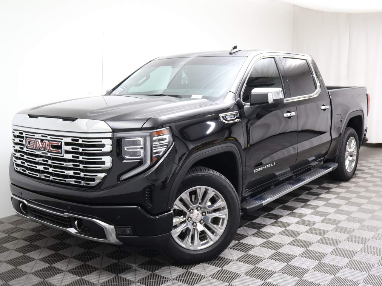 2023 GMC Sierra 4WD Crew Cab Short Box Denali's photo