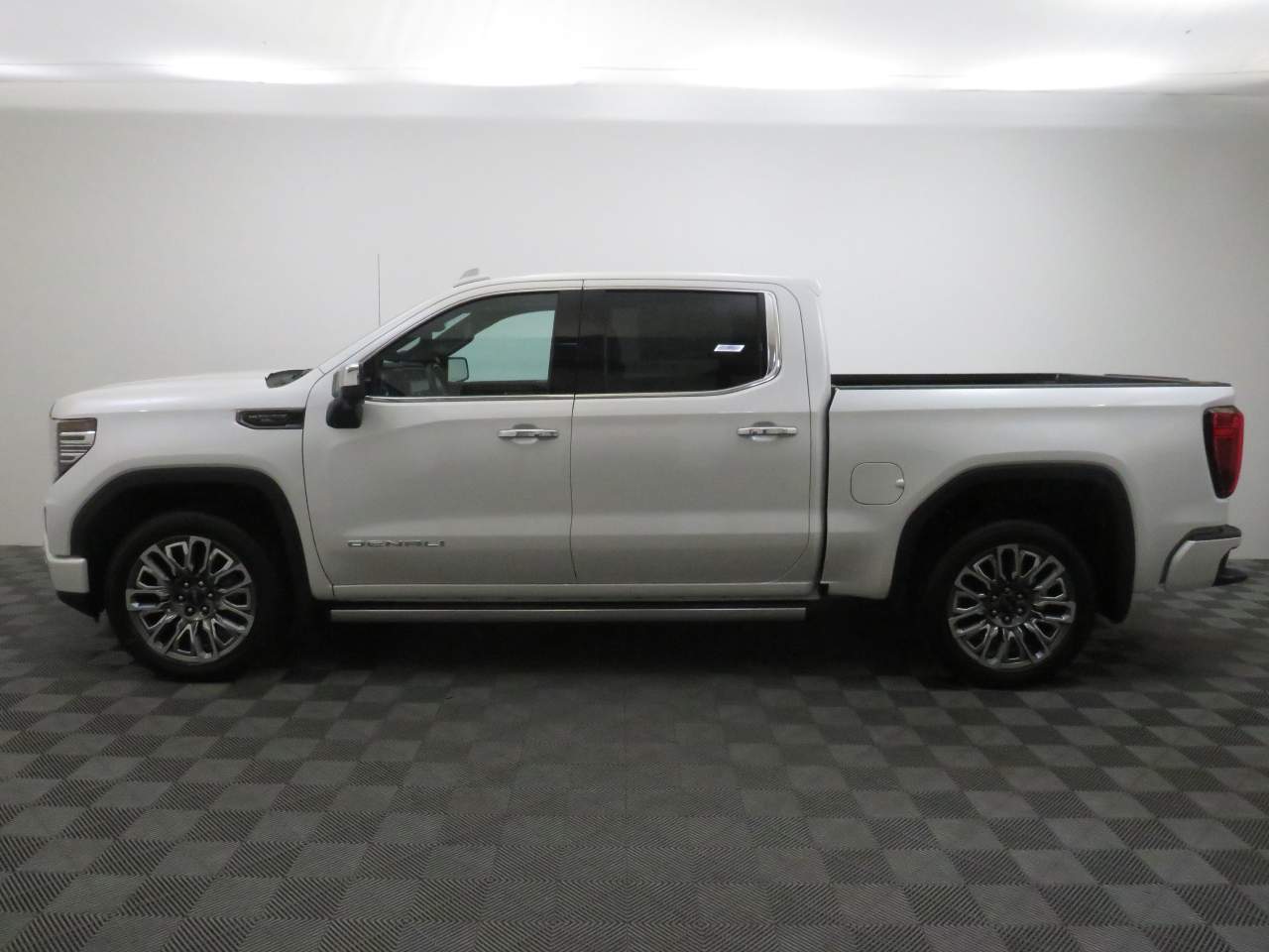 2025 GMC Sierra 1500 Crew Cab Denali Ultimate 4WD