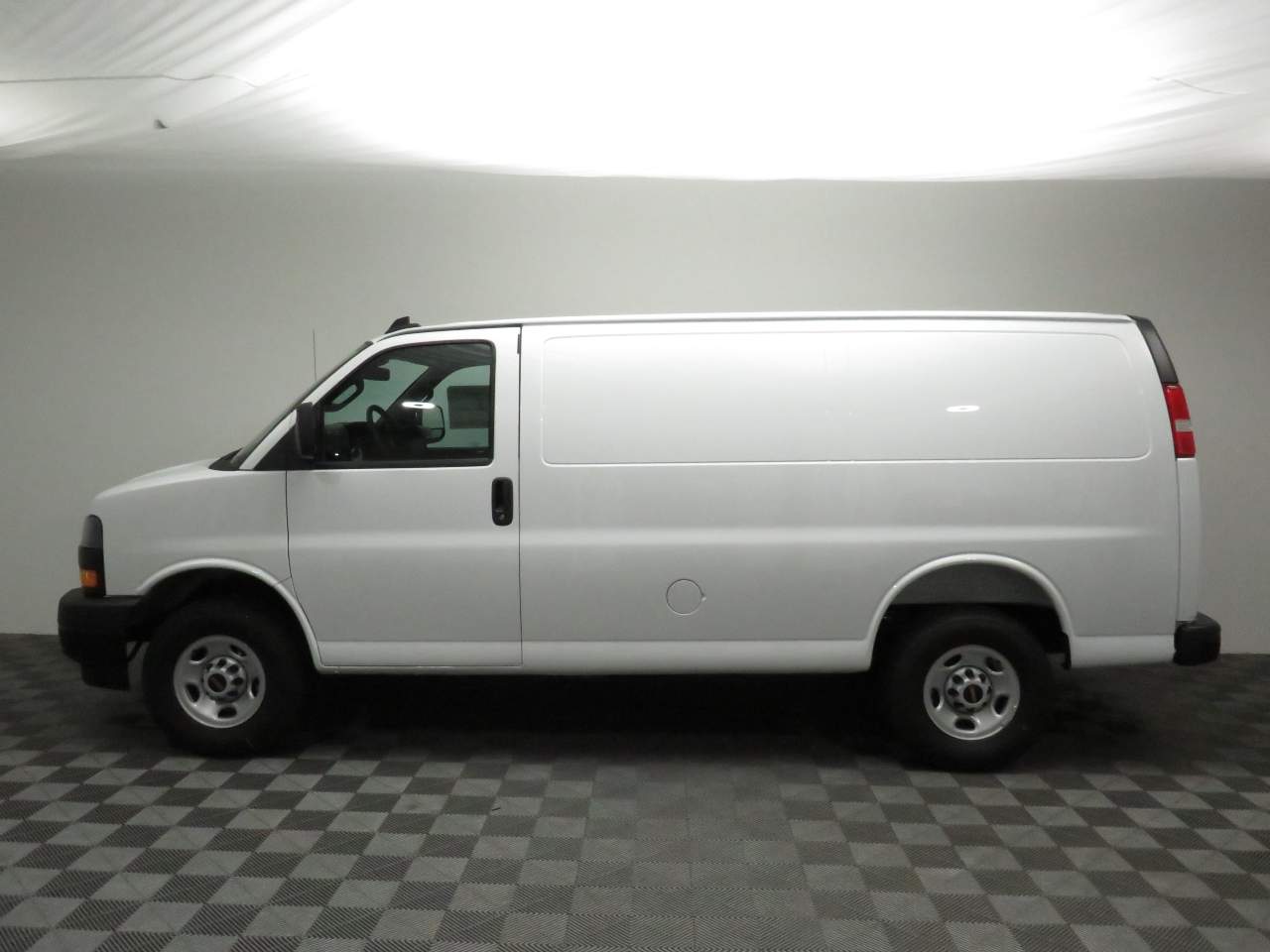 2025 GMC Savana 2500
