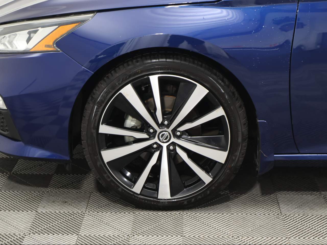 2022 Nissan Altima SR - Photo 6