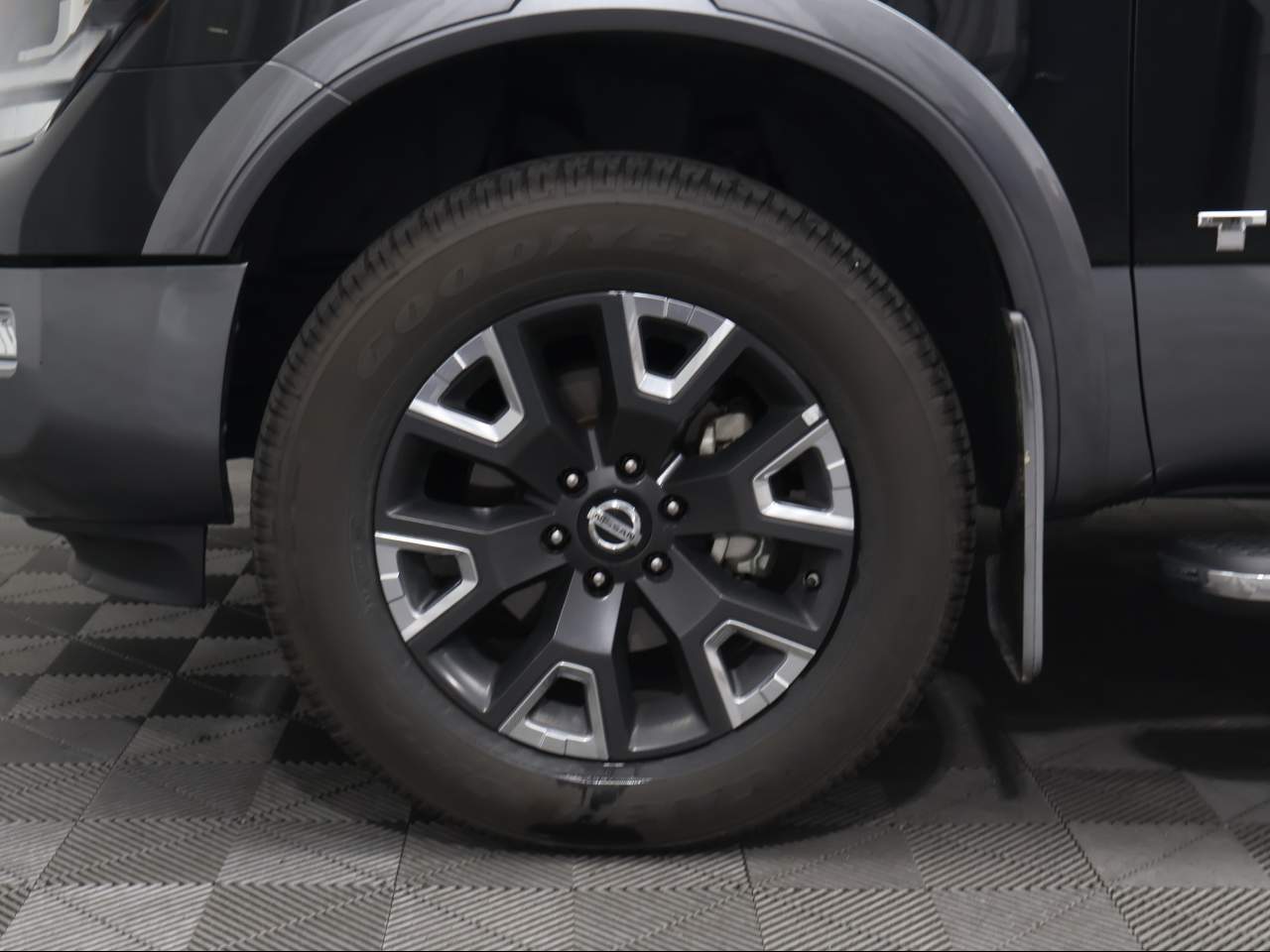 2022 Nissan Titan Platinum Reserve Crew Cab