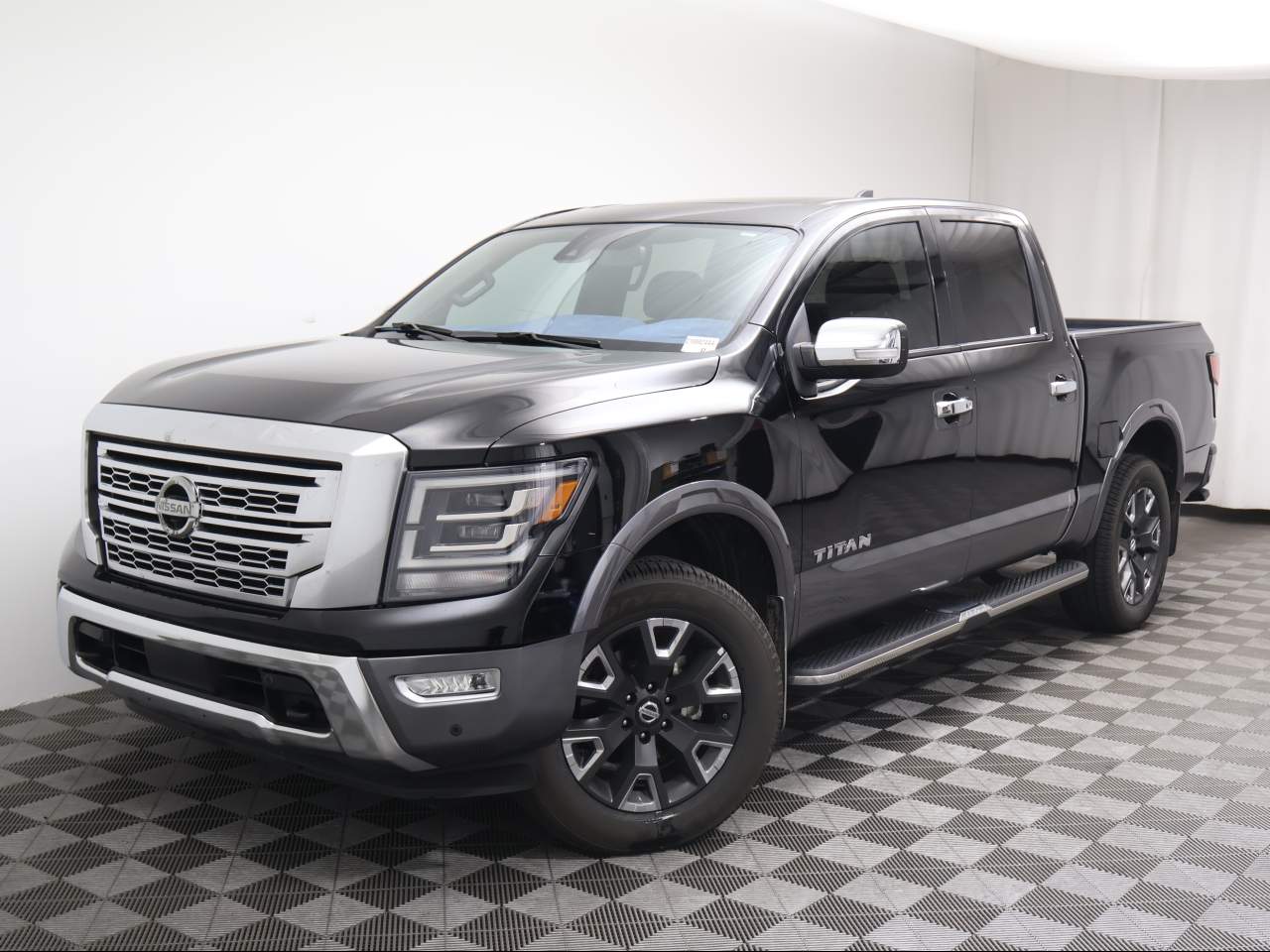 2022 Nissan Titan Platinum Reserve Crew Cab