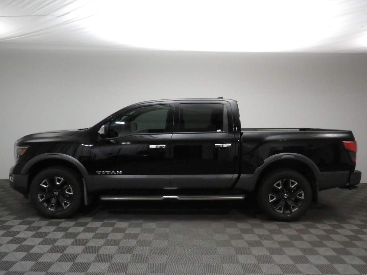 2022 Nissan Titan Platinum Reserve Crew Cab