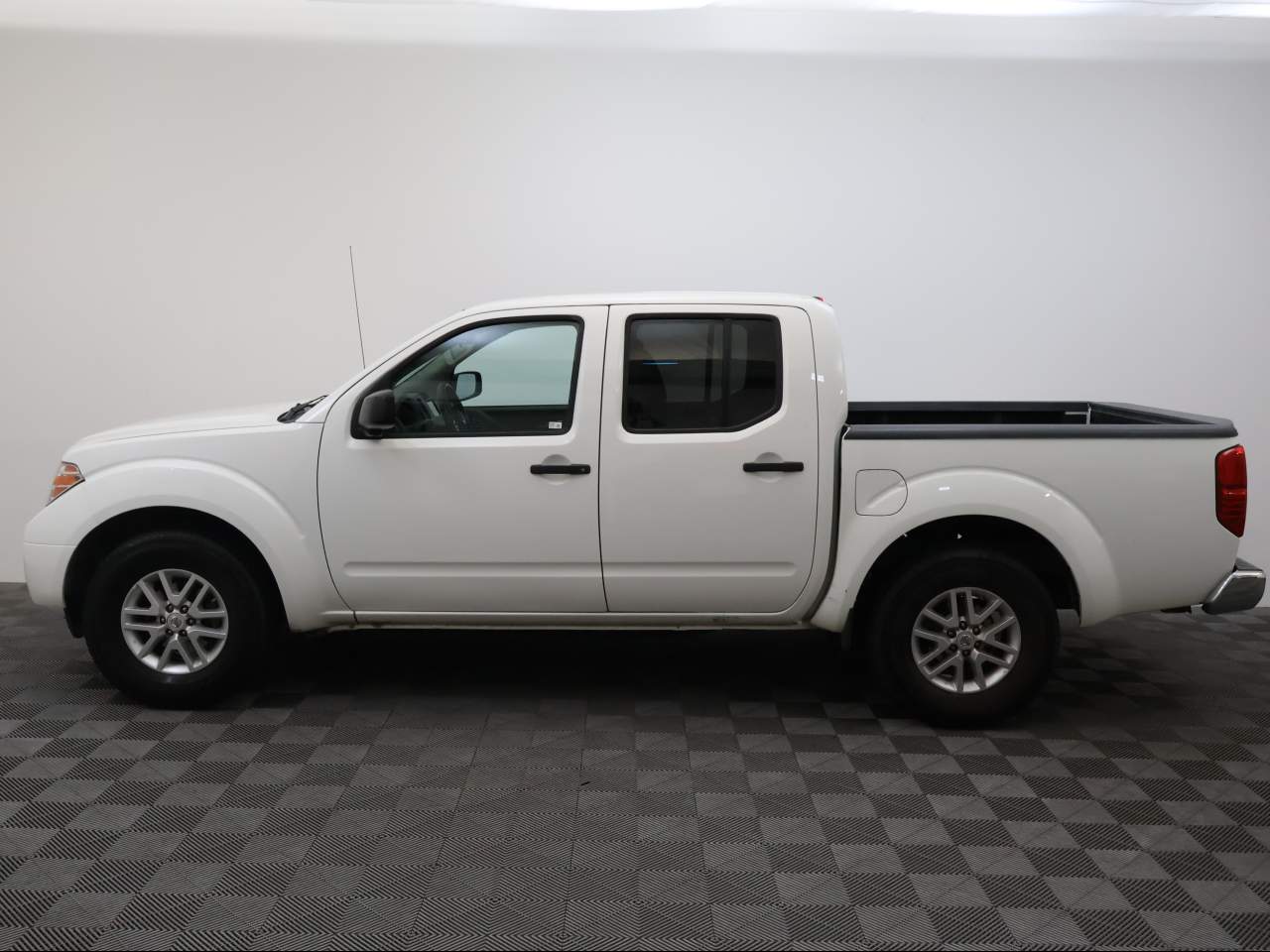 2019 Nissan Frontier SV Crew Cab