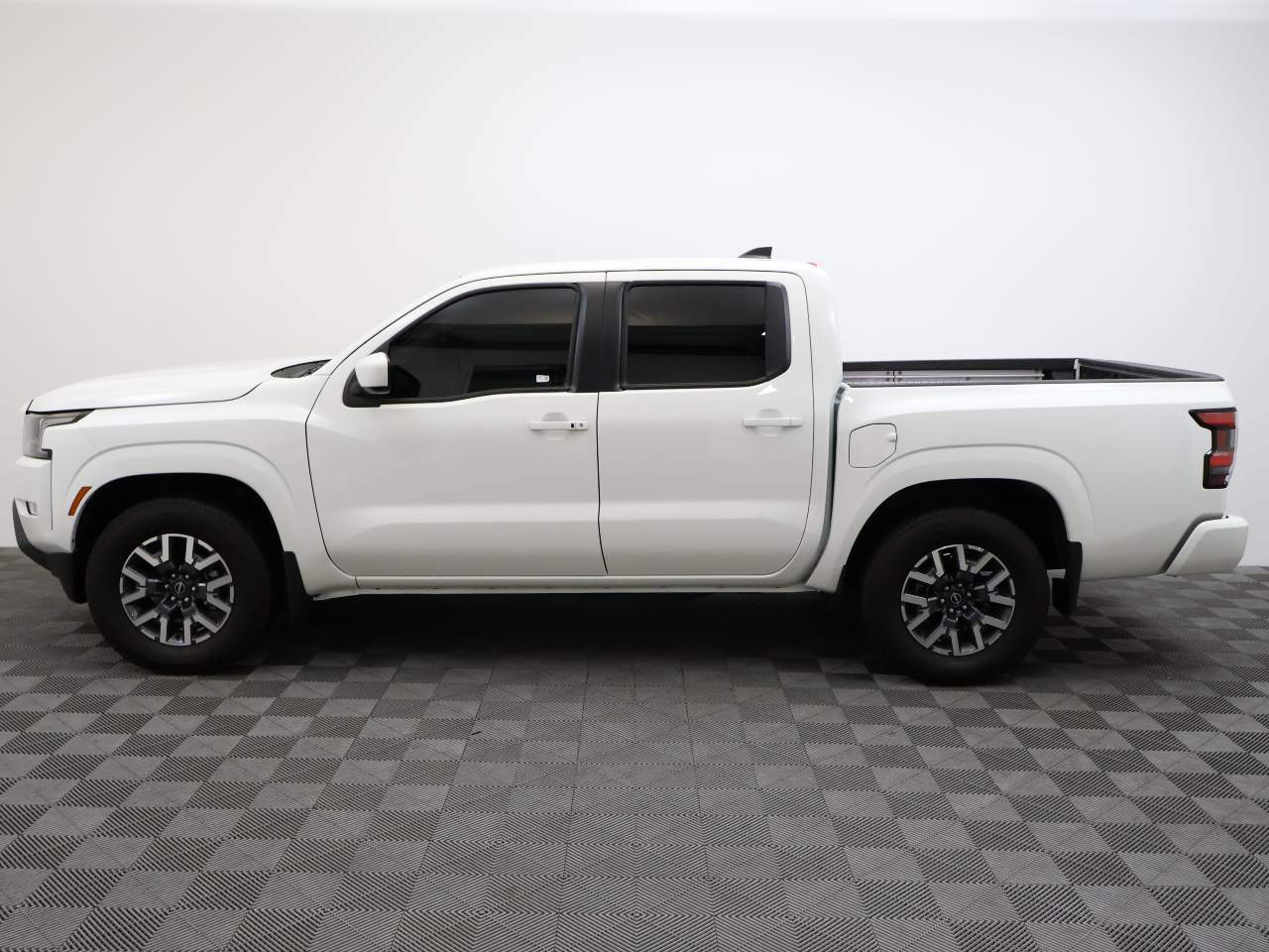 2023 Nissan Frontier SV Crew Cab