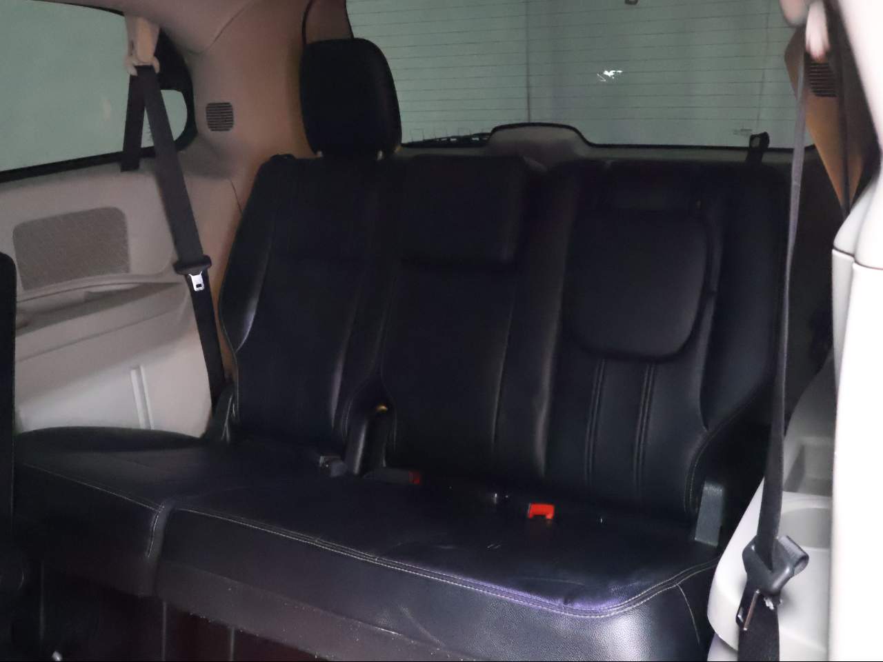 2013 Chrysler Town & Country Touring - Photo 10