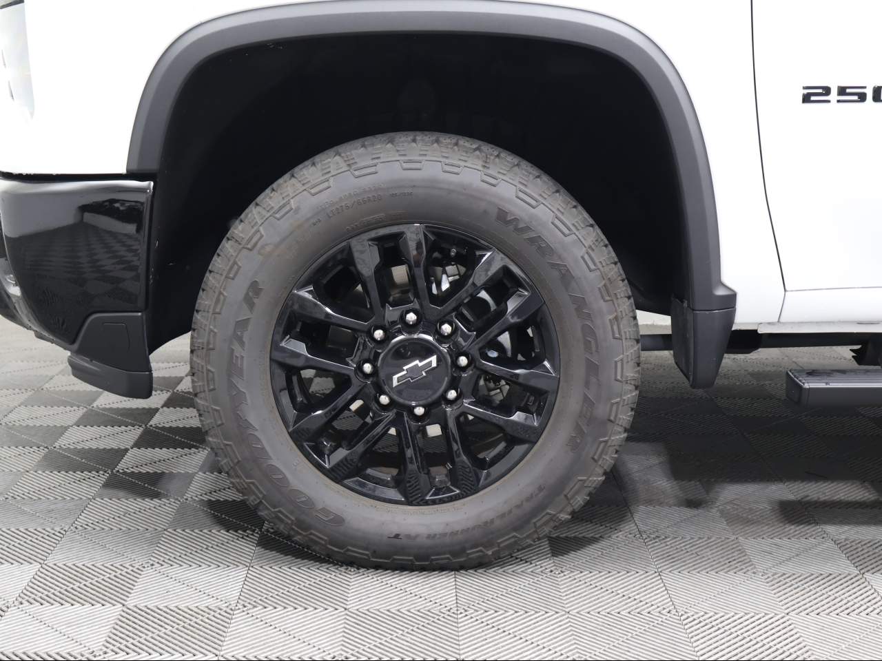 2025 Chevrolet Silverado 2500HD Custom - Photo 6