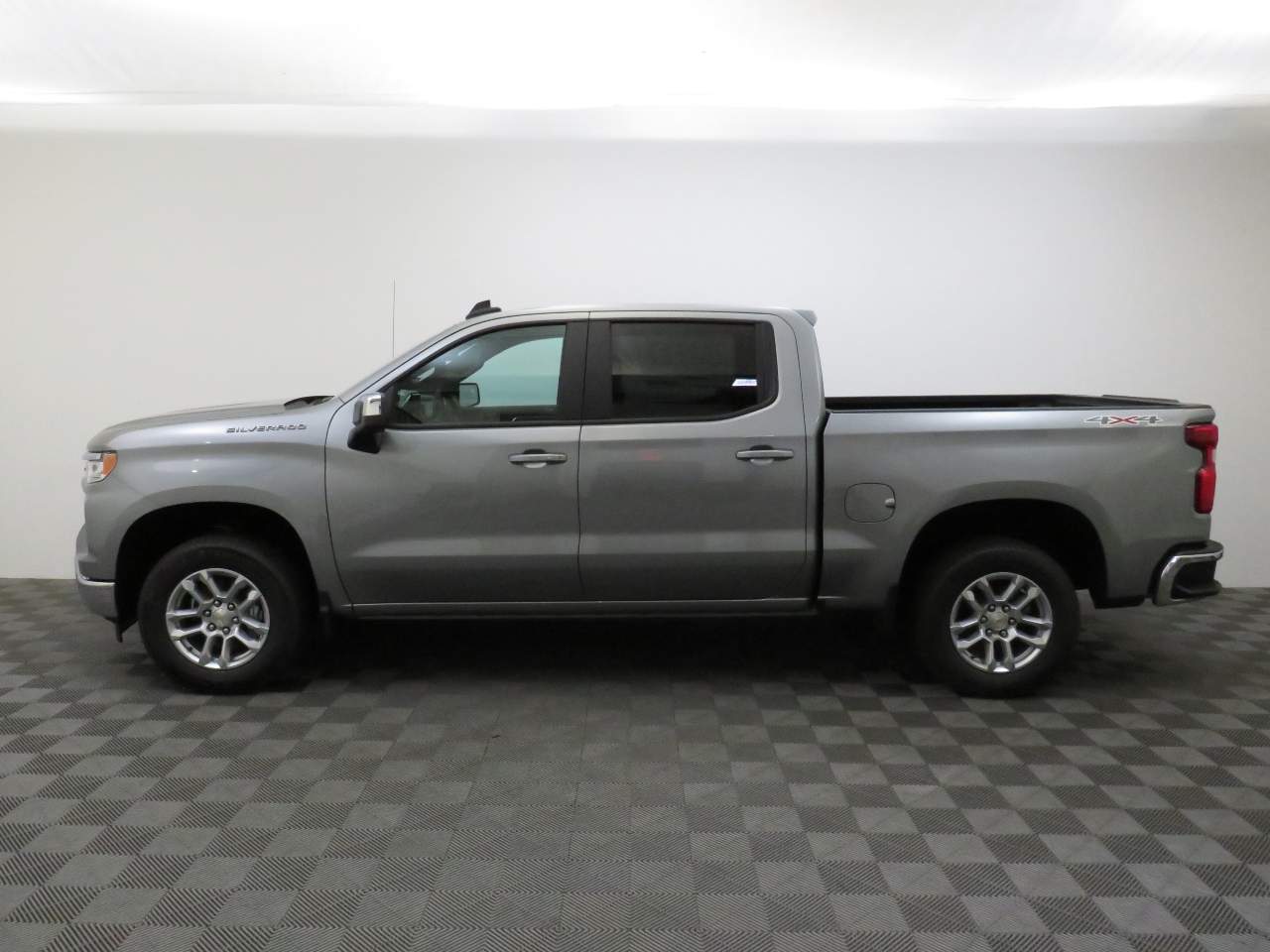 2025 Chevrolet Silverado 1500 Crew Cab 1LT 4WD