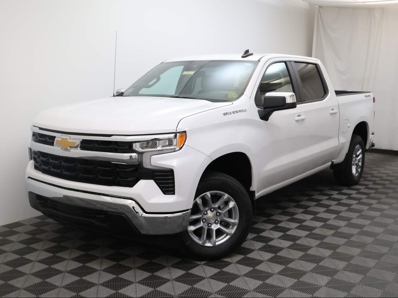 2025 Chevrolet Silverado 1500 Crew Cab 1LT 4WD