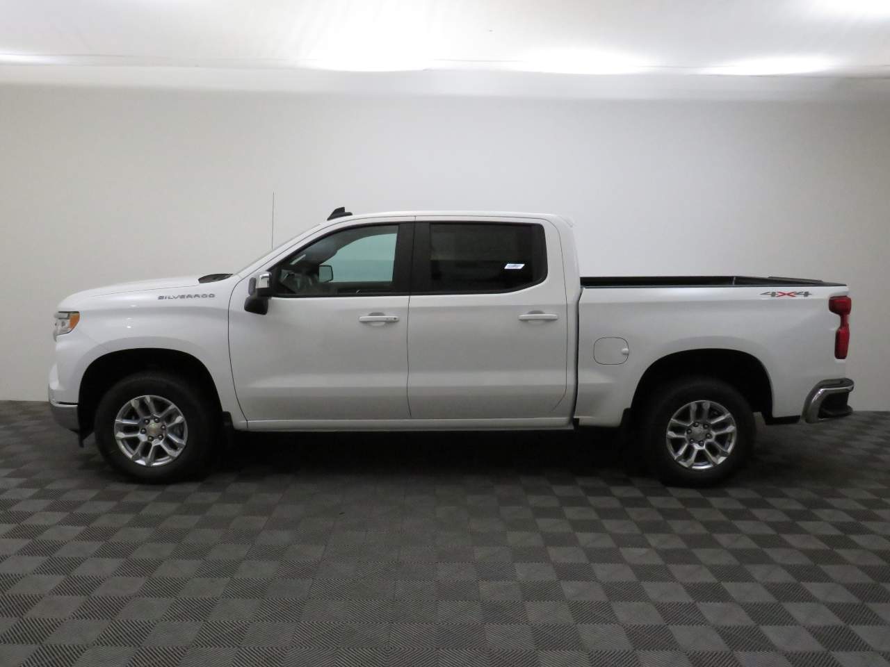 2025 Chevrolet Silverado 1500 Crew Cab 1LT 4WD