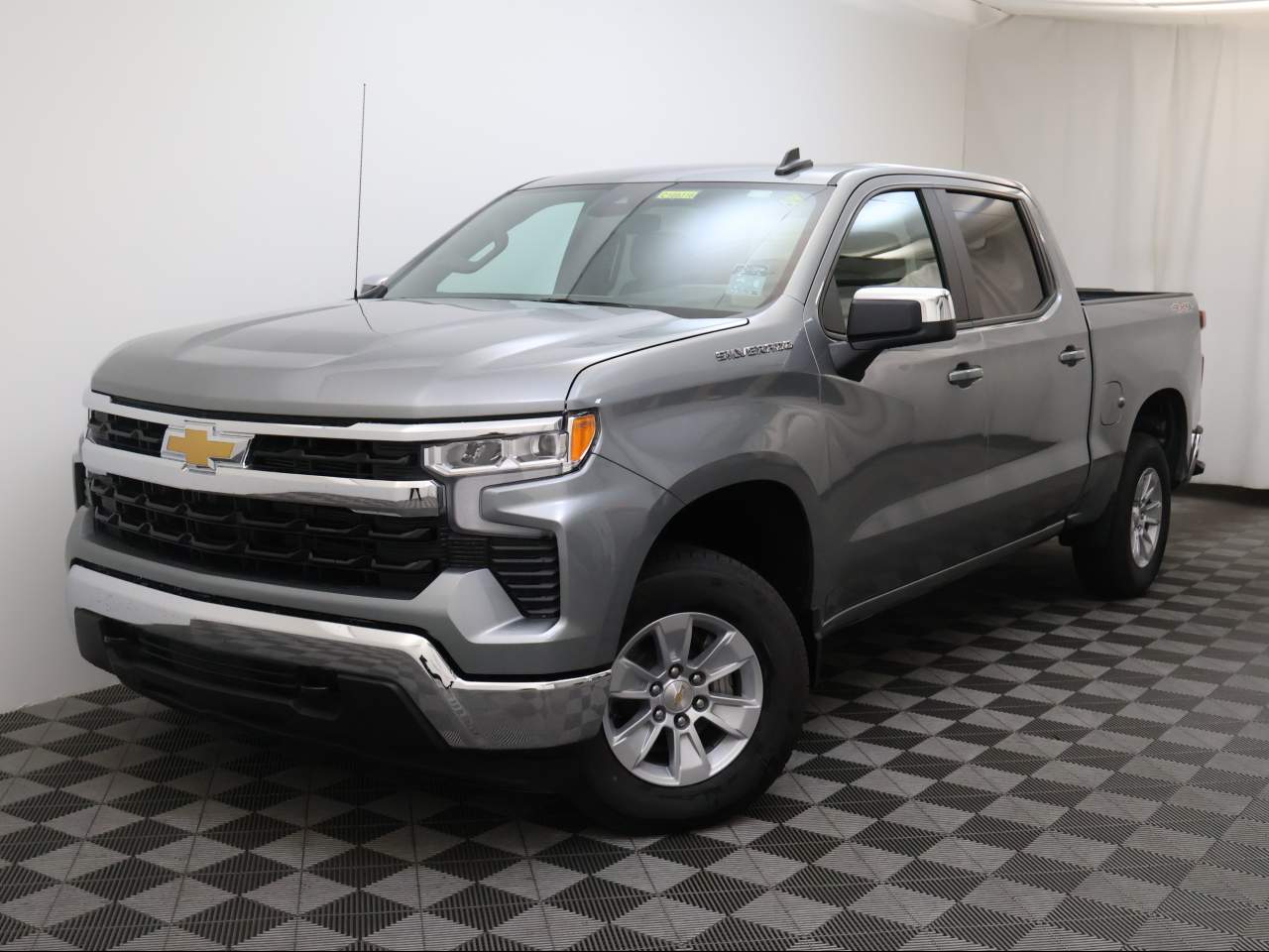 2025 Chevrolet Silverado 1500 Crew Cab 1LT 4WD