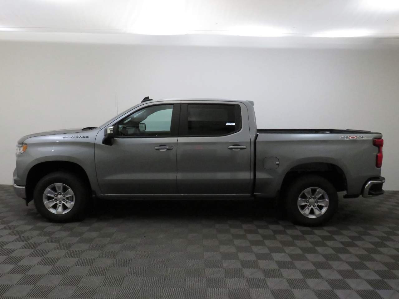 2025 Chevrolet Silverado 1500 Crew Cab 1LT 4WD