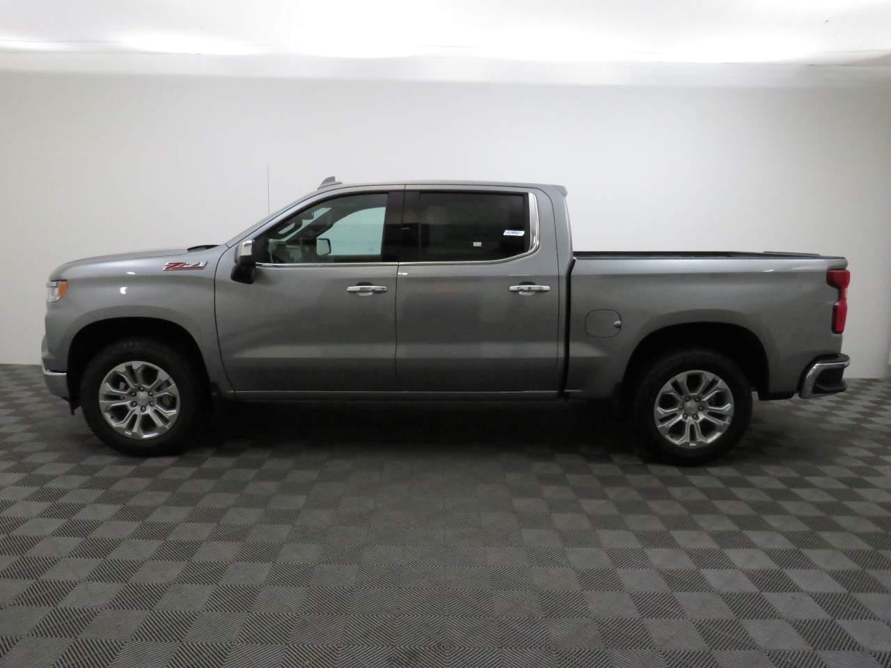 2025 Chevrolet Silverado 1500 Crew Cab LTZ 4WD