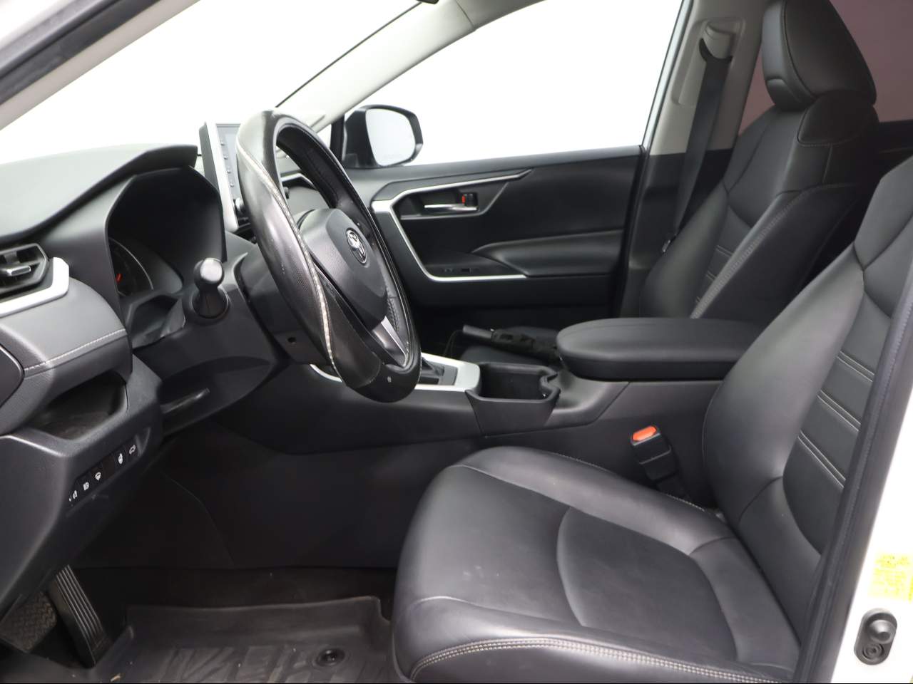2022 Toyota RAV4 XLE Premium - Photo 8