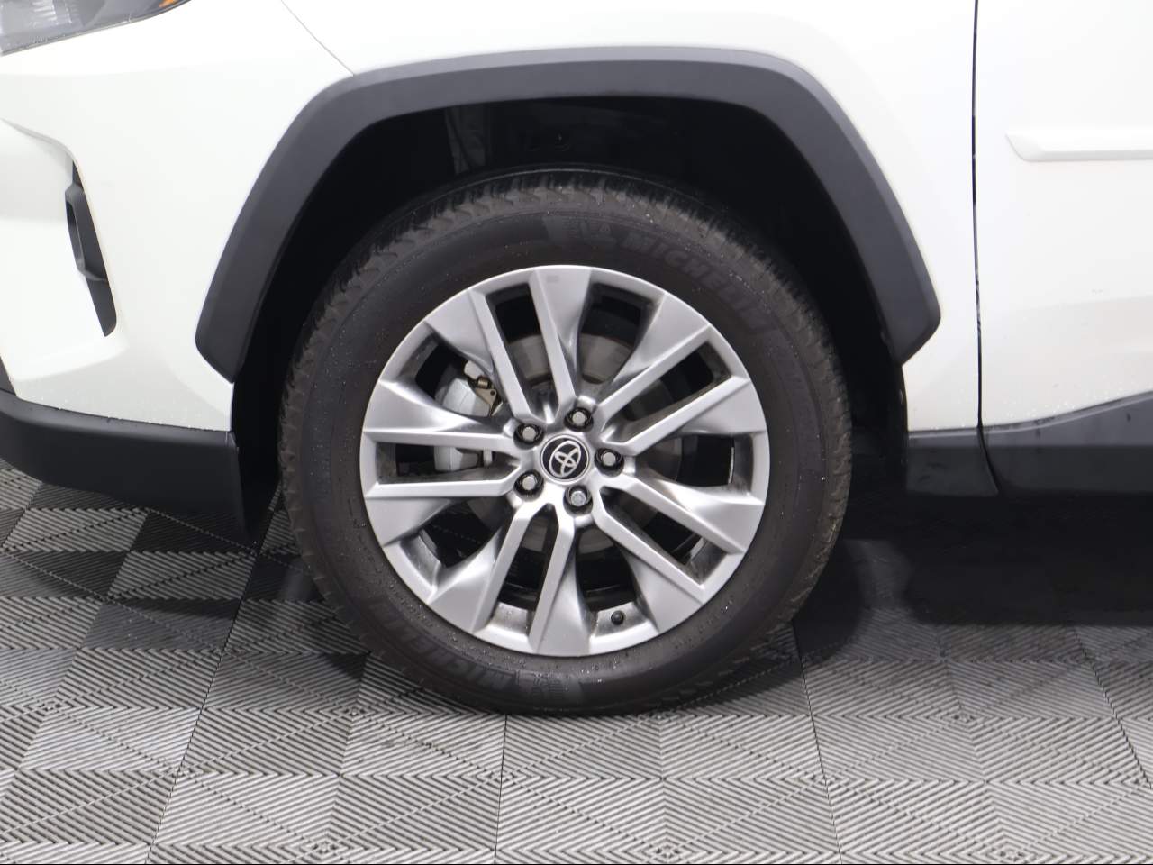 2022 Toyota RAV4 XLE Premium - Photo 6