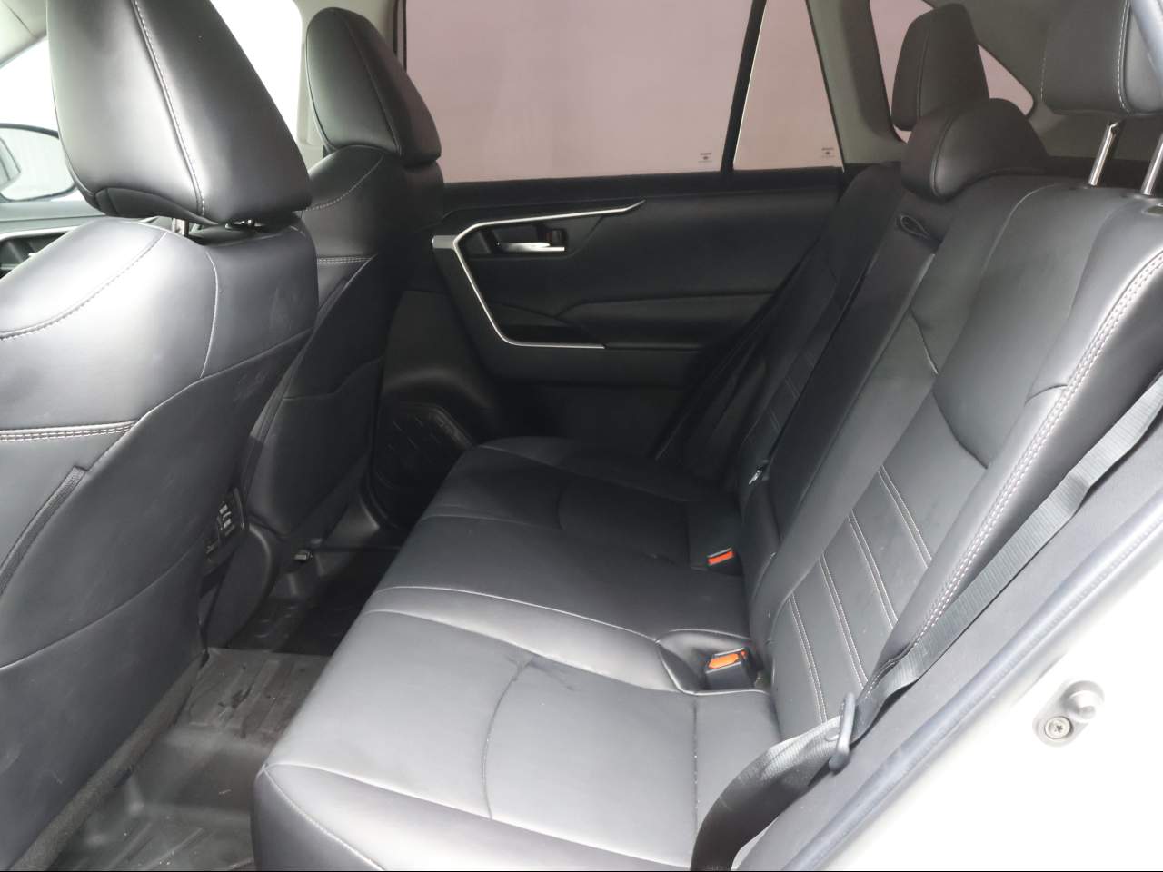 2022 Toyota RAV4 XLE Premium - Photo 9