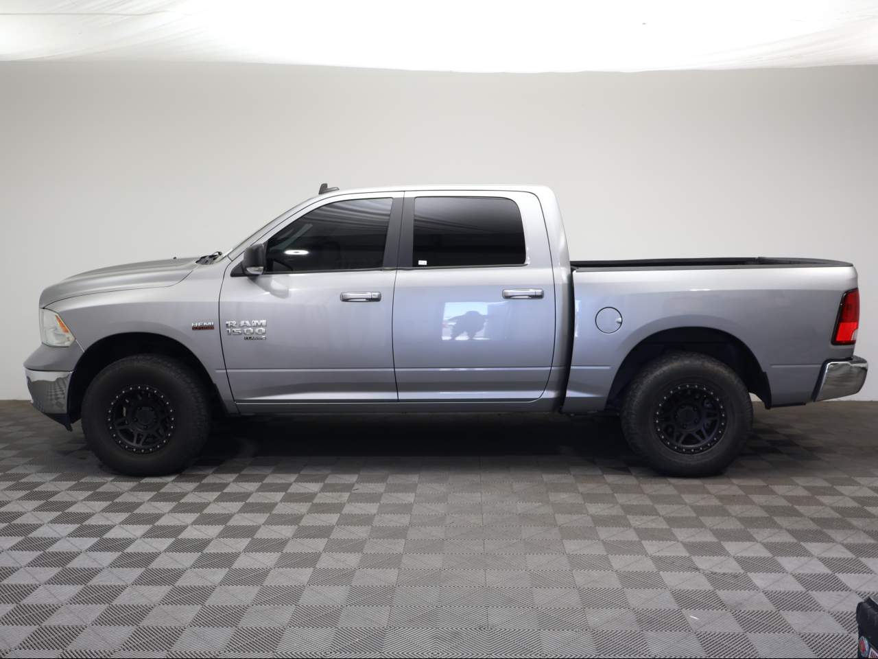 2020 Ram 1500 Classic SLT Crew Cab