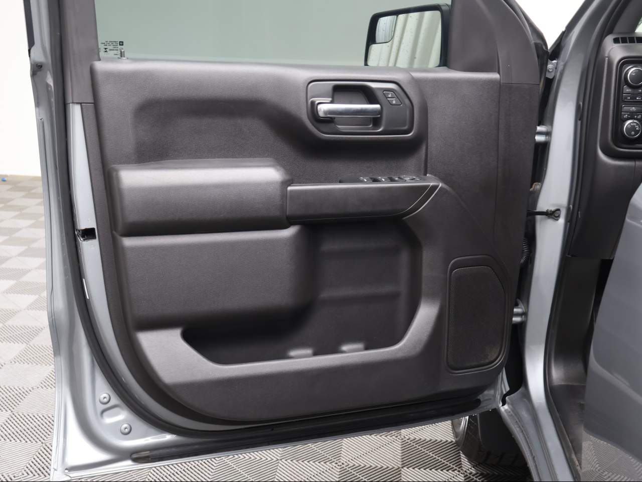 2024 Chevrolet Silverado 1500 Custom - Photo 6