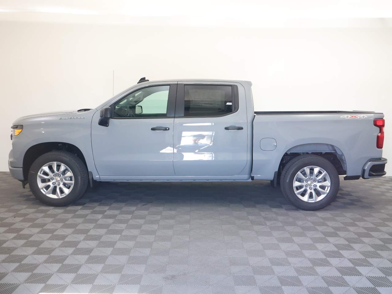 2024 Chevrolet Silverado 1500 Crew Cab Custom 4WD