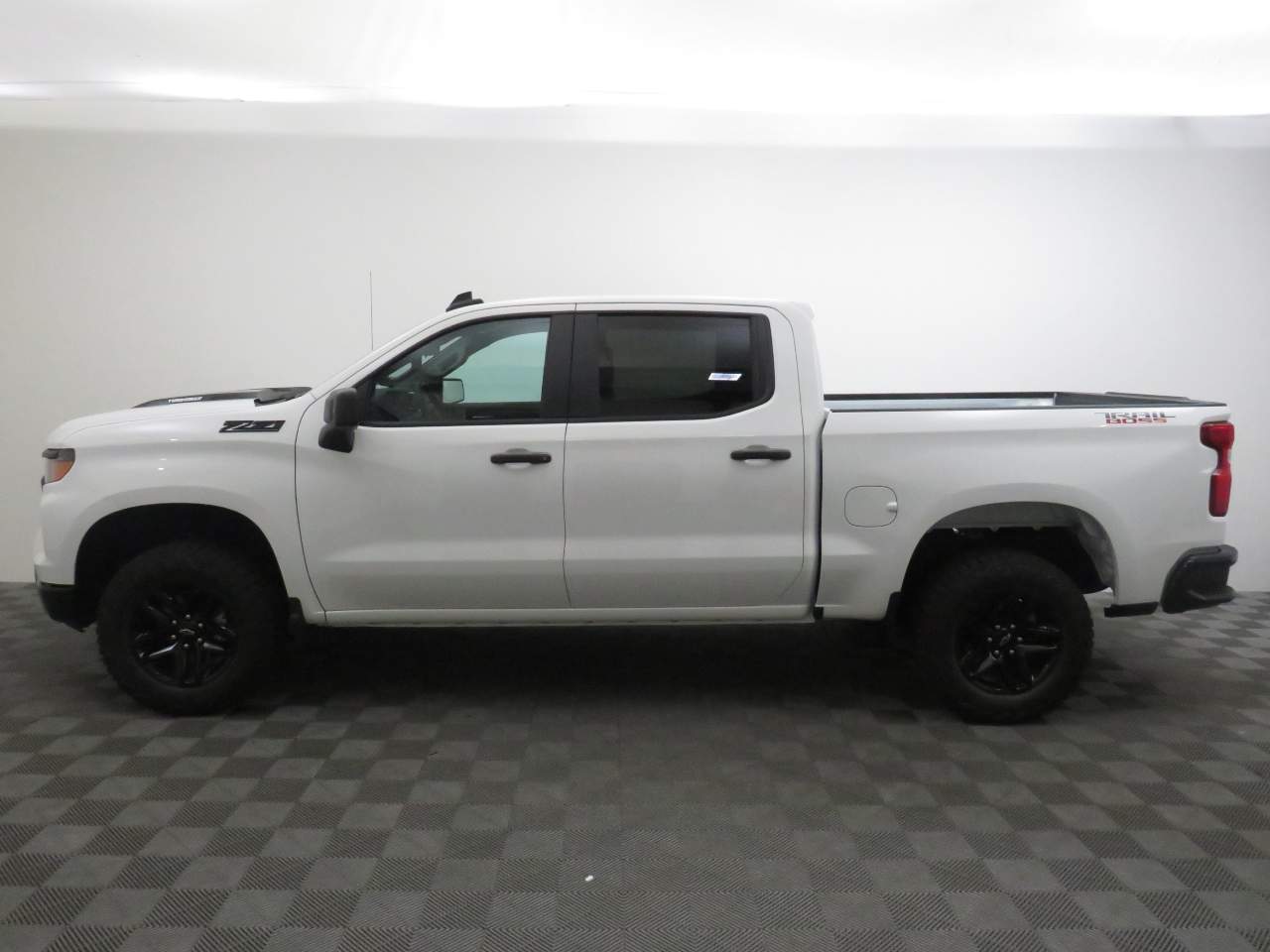 2024 Chevrolet Silverado 1500 Crew Cab Custom Trail Boss 4WD