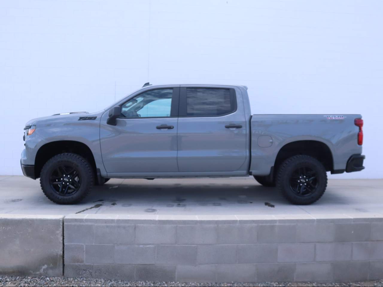 2024 Chevrolet Silverado 1500 Crew Cab Custom Trail Boss 4WD