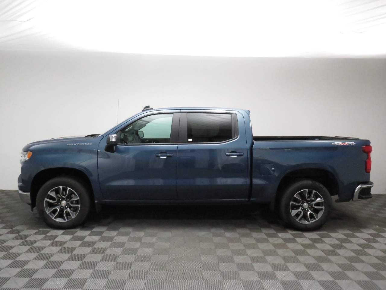 2024 Chevrolet Silverado 1500 LT Crew Cab